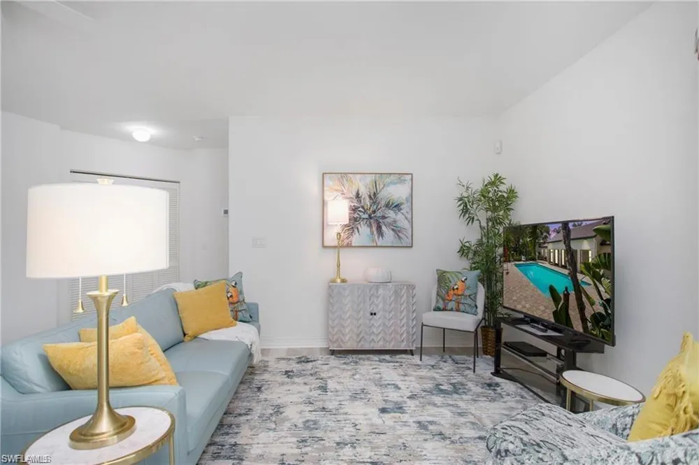 700 Diamond Circle #706 Naples, FL 34110