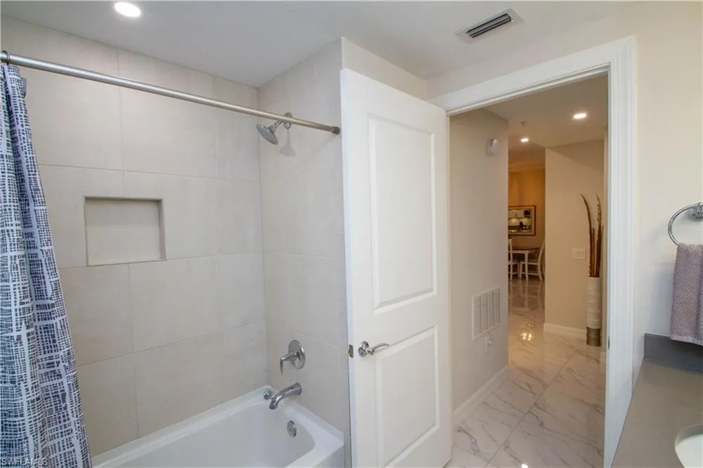 244 Indies Drive E #101 Naples, FL 34114
