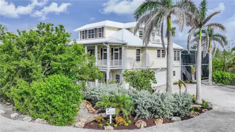1124 Longifolia Court