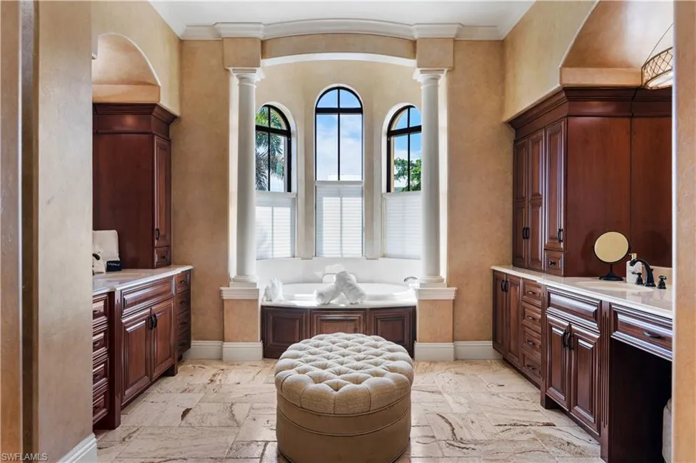18291 Deep Passage Lane Fort Myers Beach, FL 33931