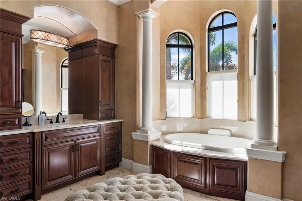 18291 Deep Passage Lane Fort Myers Beach, FL 33931