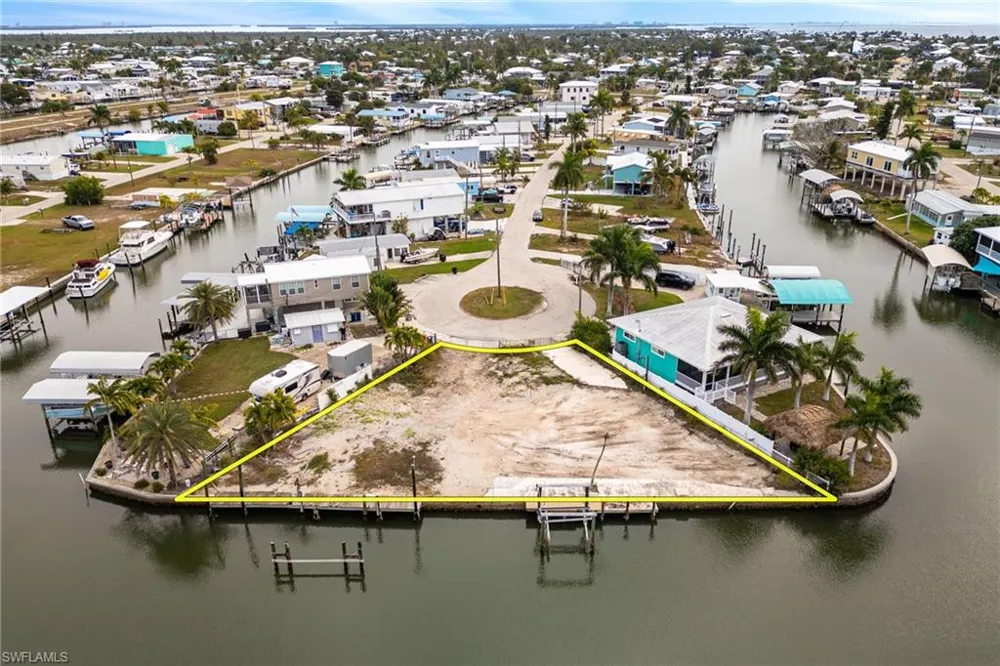 3977 Coconut Drive St. James City, FL 33956