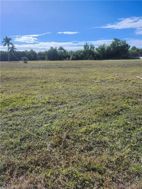 7665 Barrancas Avenue Bokeelia, FL 33922