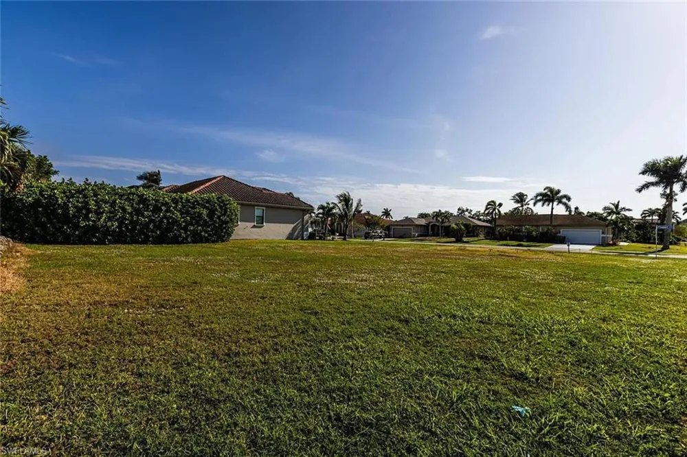 1318 Freeport Avenue Marco Island, FL 34145