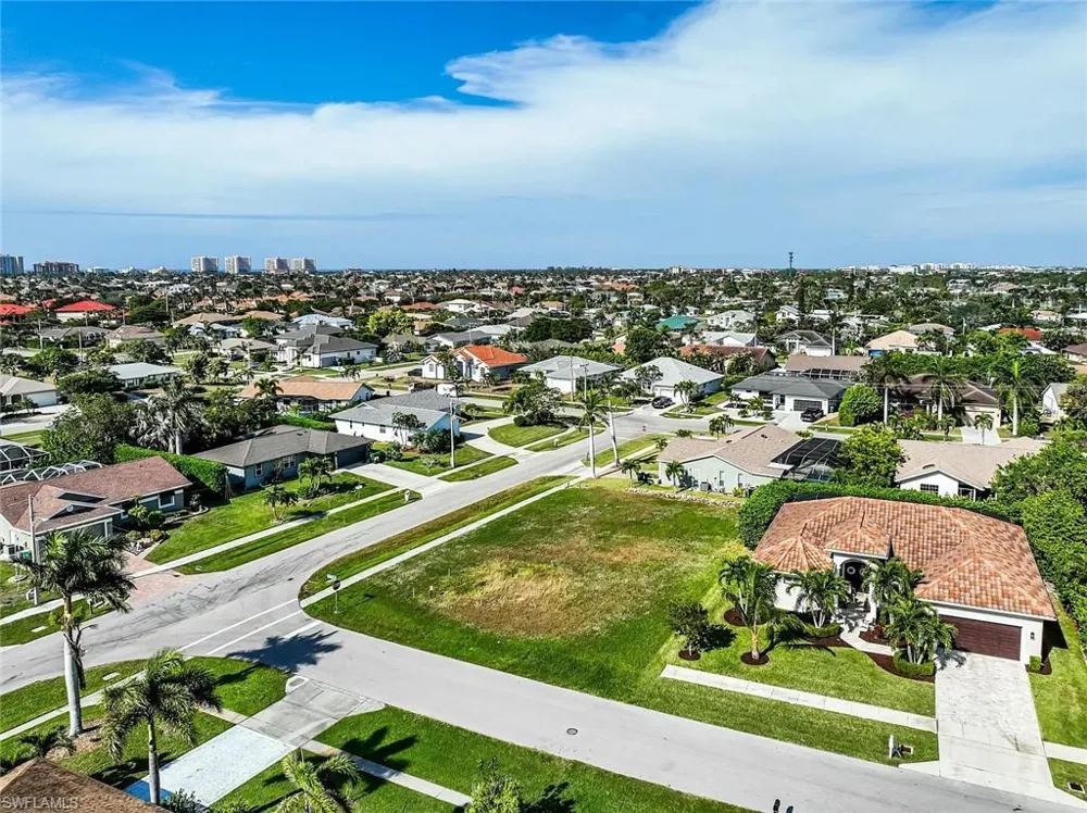1318 Freeport Avenue Marco Island, FL 34145