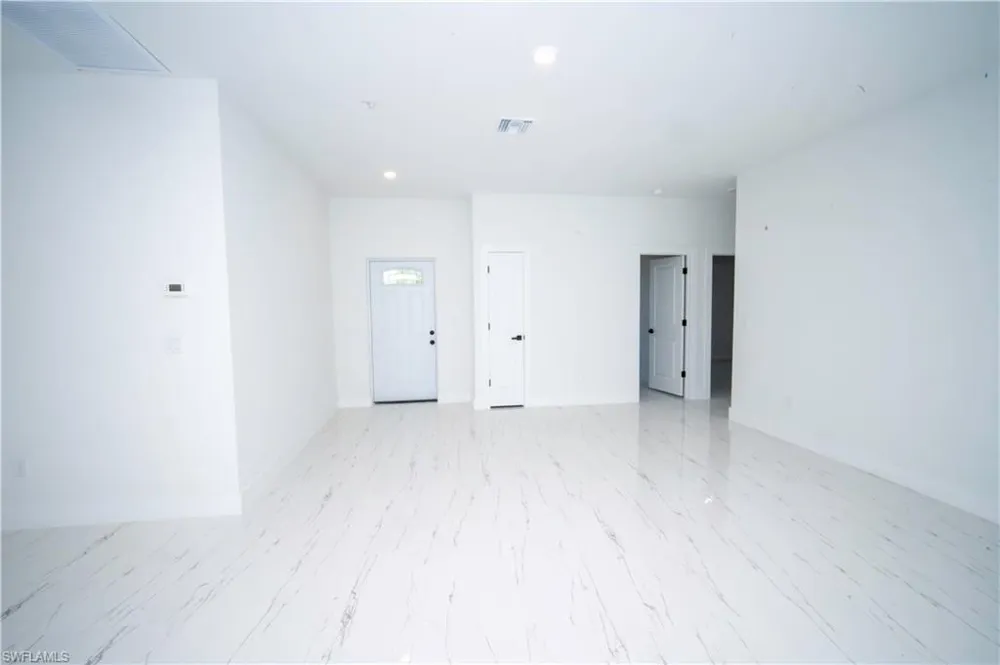 18141 E Wintergarden Avenue Port Charlotte, FL 33948