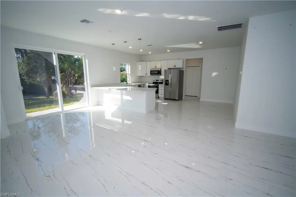 18141 E Wintergarden Avenue Port Charlotte, FL 33948