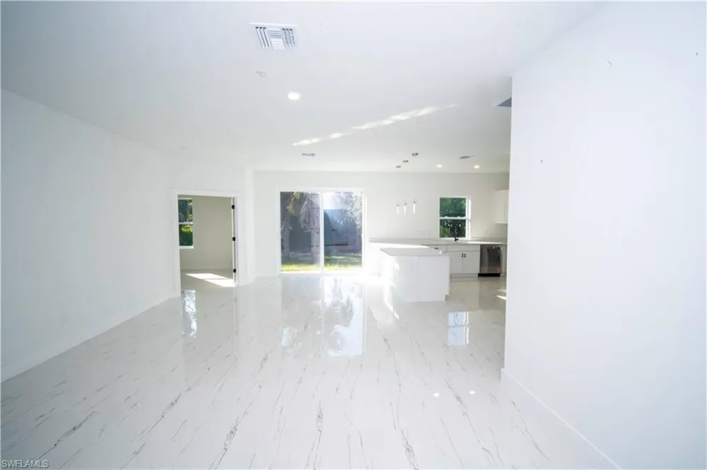 18141 E Wintergarden Avenue Port Charlotte, FL 33948
