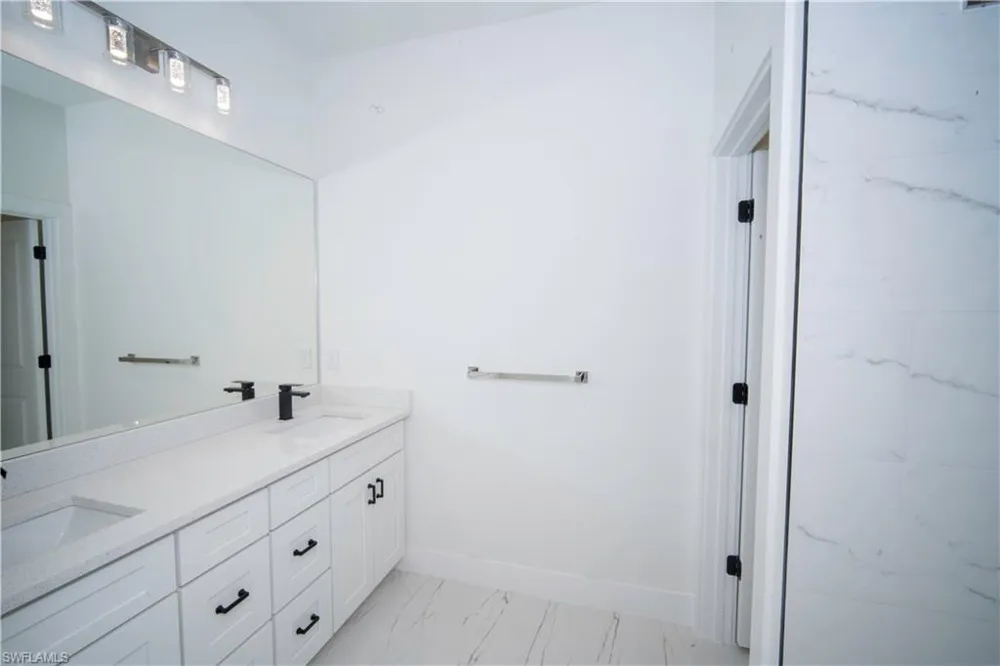18141 E Wintergarden Avenue Port Charlotte, FL 33948