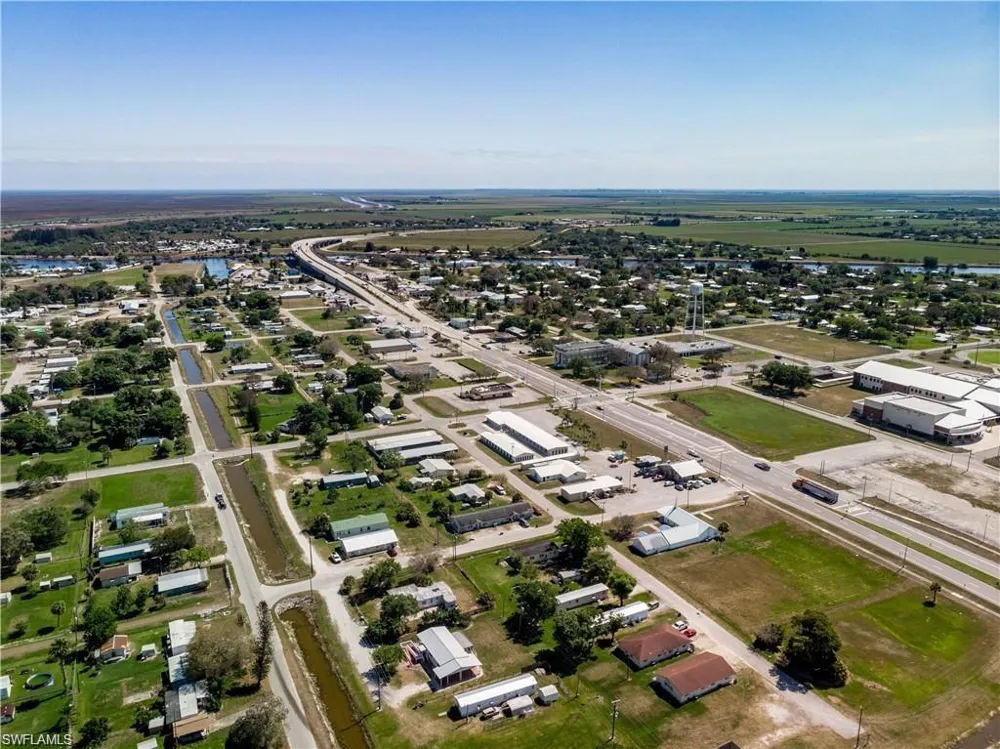 600 U S Hwy 27 Moore Haven, FL 33471