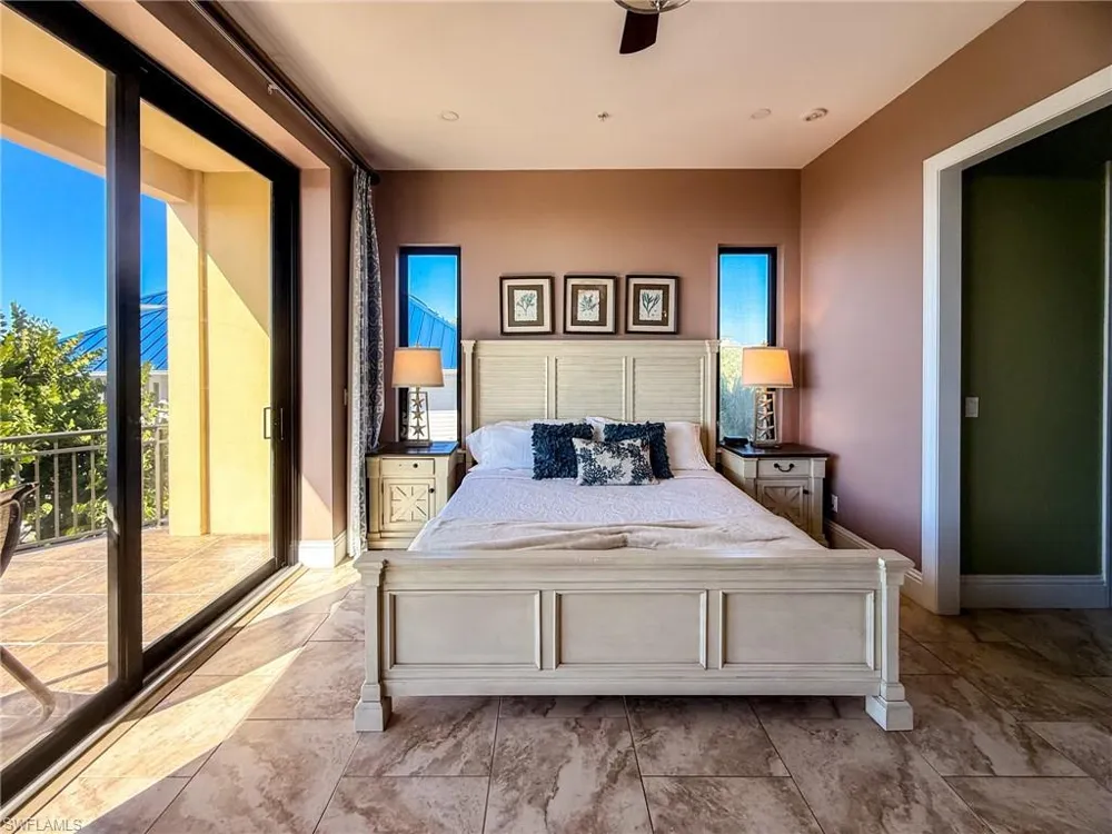 660 Gulf Lane Upper Captiva, FL 33924