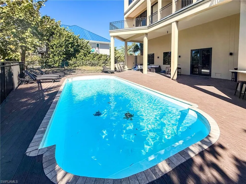 660 Gulf Lane Upper Captiva, FL 33924