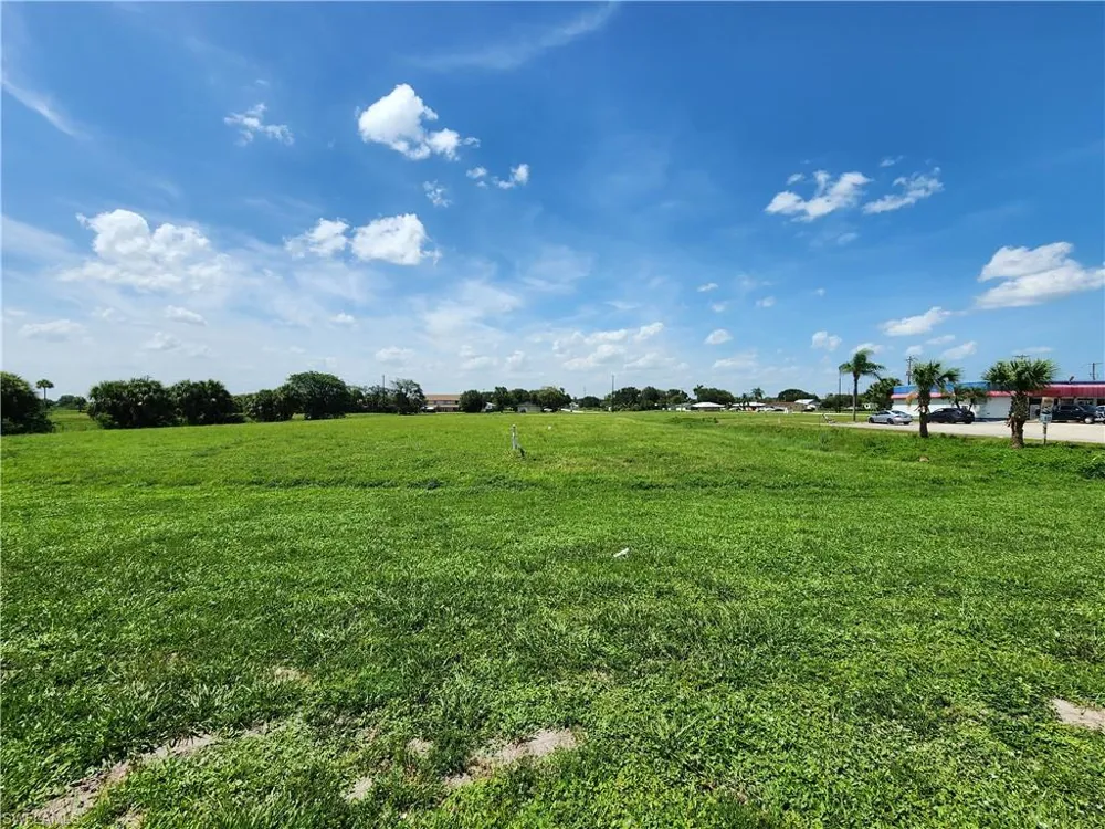U S Hwy 27 + 10TH ST Moore Haven, FL 33471
