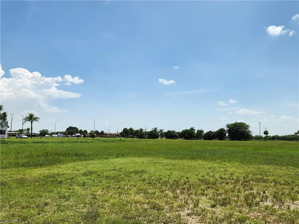 U S Hwy 27 + 10TH ST Moore Haven, FL 33471
