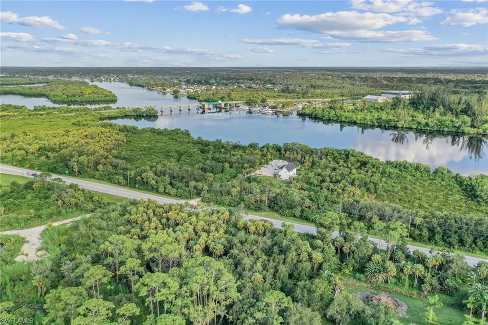 11731 Bayshore Road North Fort Myers, FL 33917