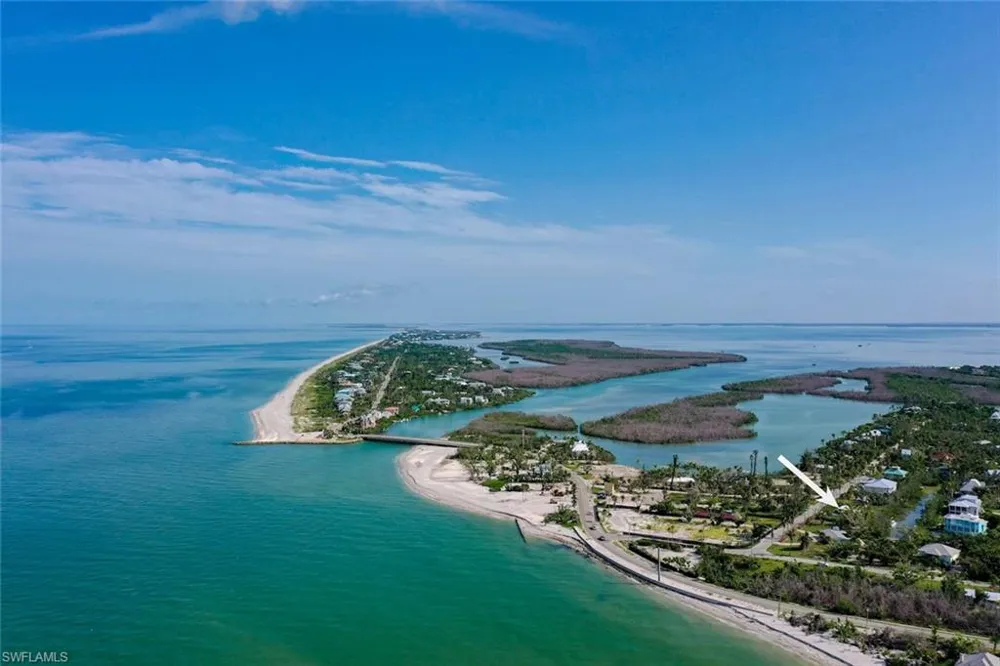 2490 Coconut Drive Sanibel, FL 33957