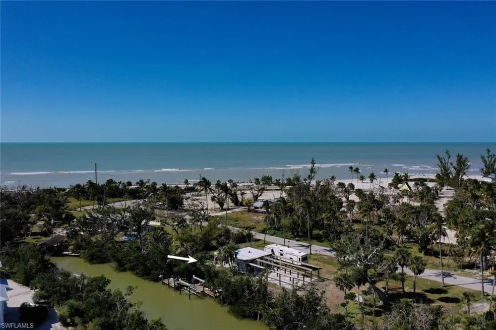 2490 Coconut Drive Sanibel, FL 33957