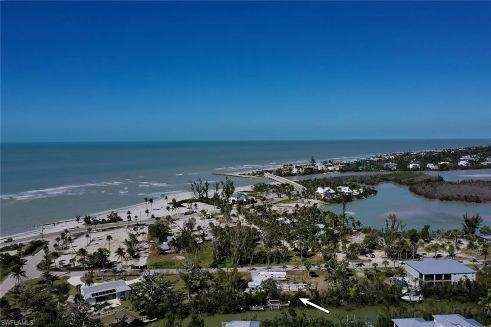 2490 Coconut Drive Sanibel, FL 33957