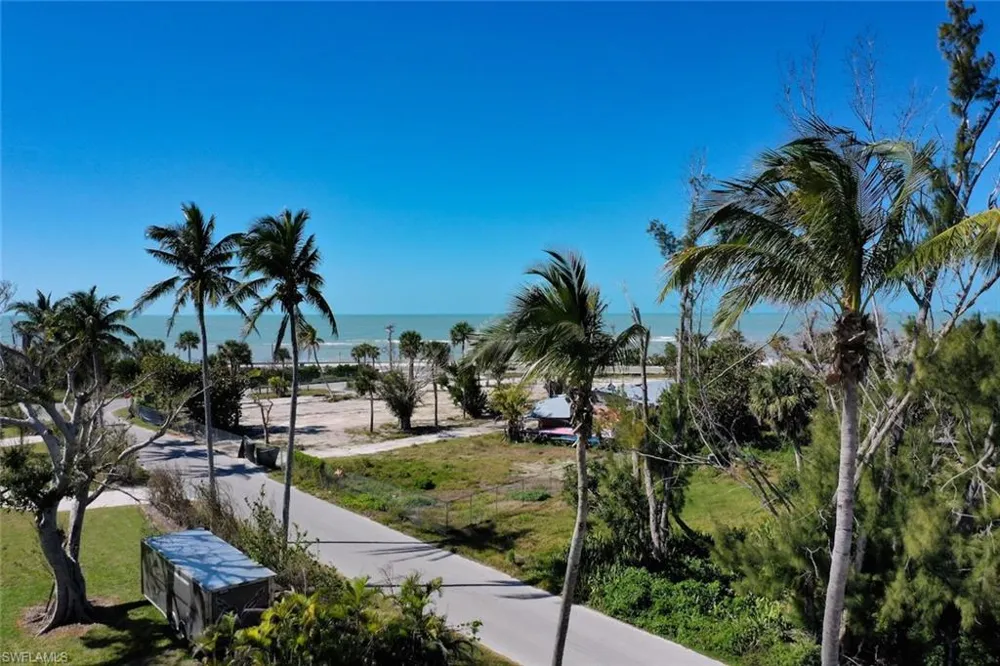 2490 Coconut Drive Sanibel, FL 33957