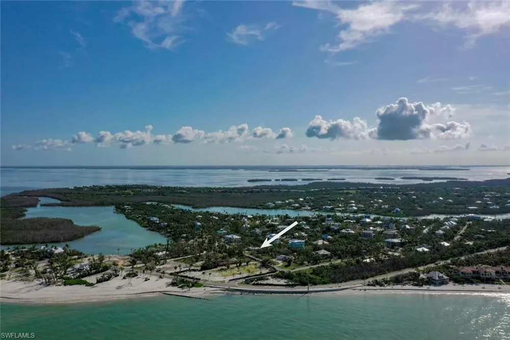 2490 Coconut Drive Sanibel, FL 33957