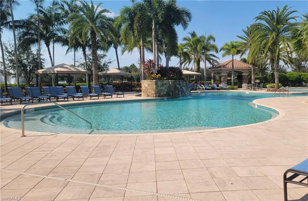 3195 Pacific Drive Naples, FL 34119