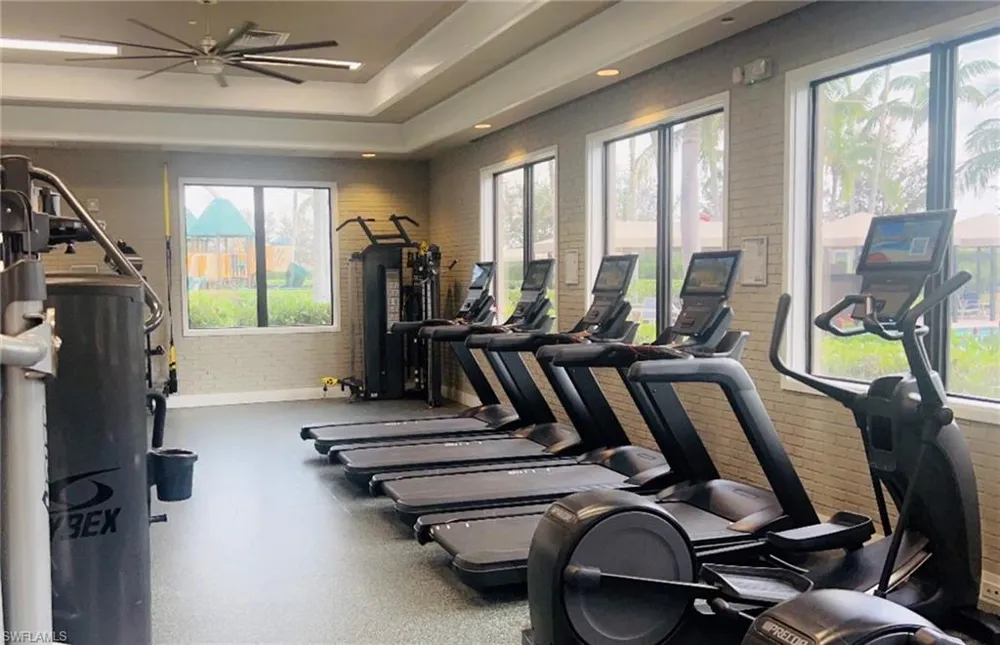 3195 Pacific Drive Naples, FL 34119