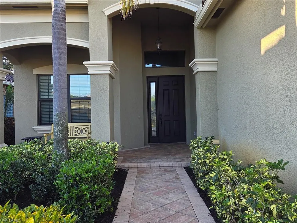 3195 Pacific Drive Naples, FL 34119
