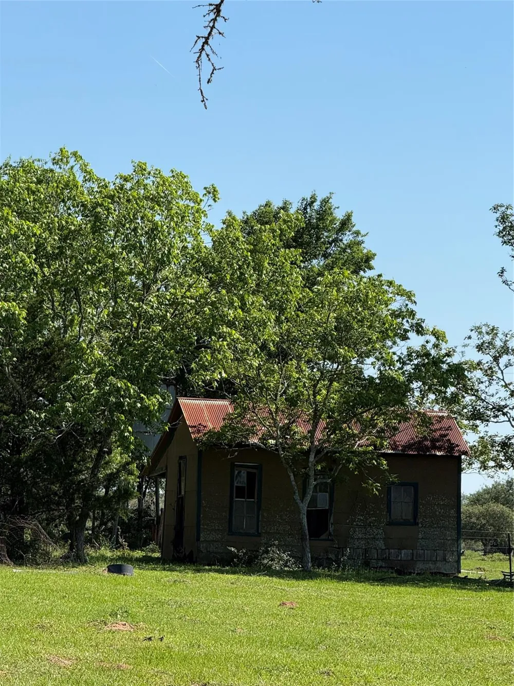 1222 Cr 2152 Rock Island, TX 77470