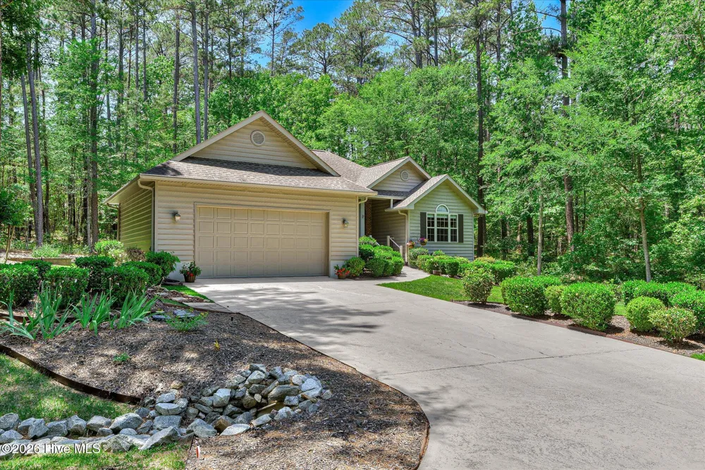 406 Charles Place Mccormick, SC 29835