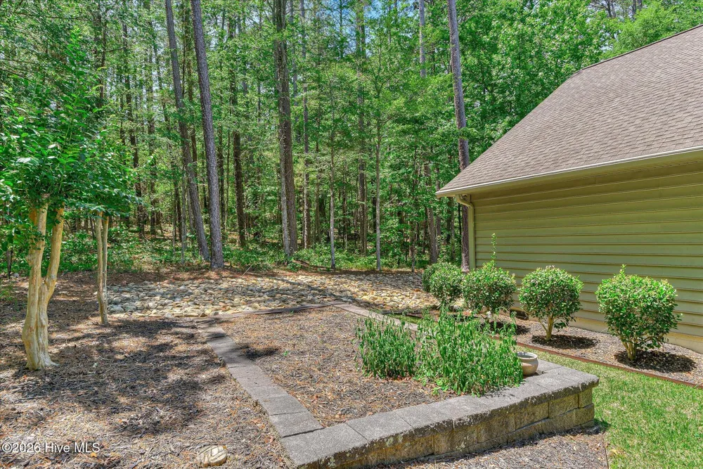 406 Charles Place Mccormick, SC 29835