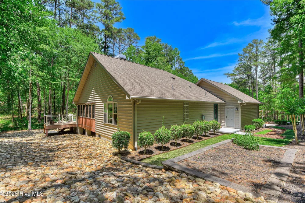 406 Charles Place Mccormick, SC 29835