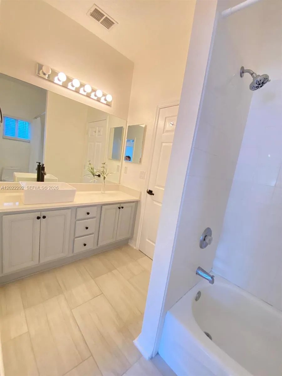 3837 FALLSCREST Clermont, FL 34711