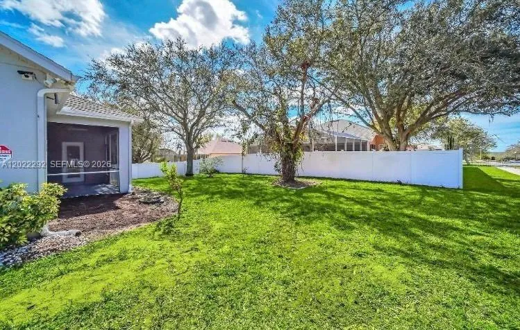3837 FALLSCREST Clermont, FL 34711
