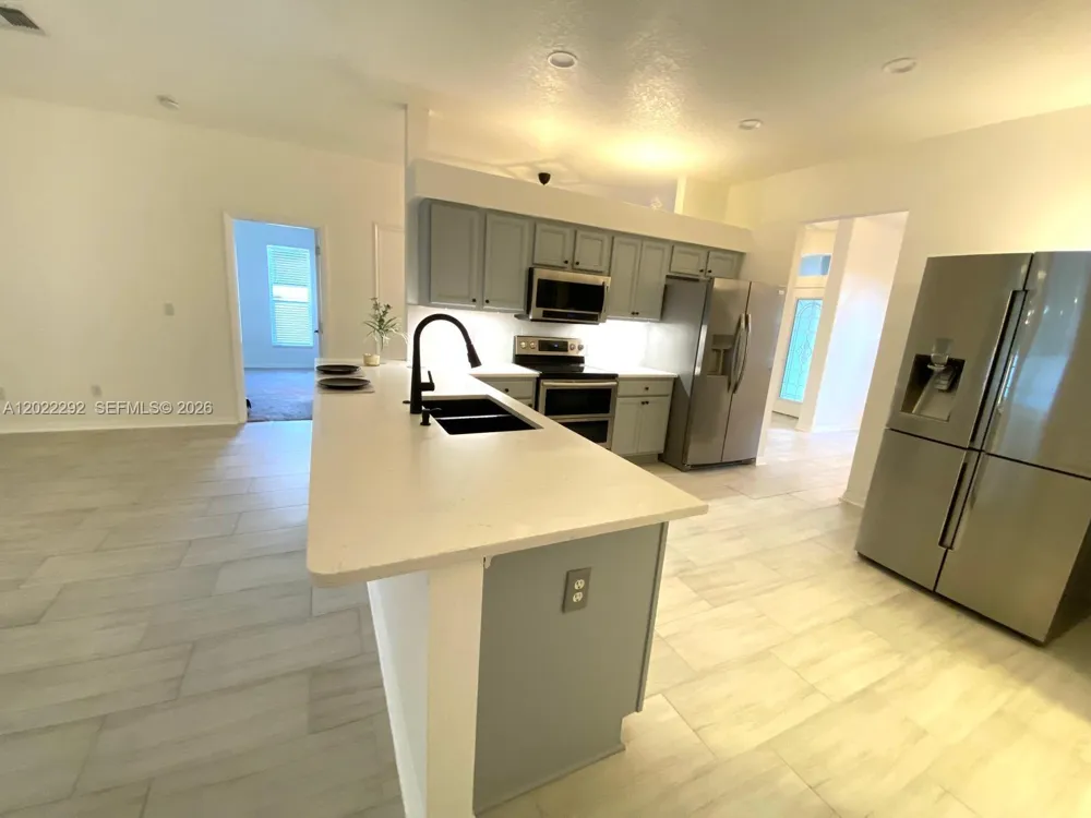3837 FALLSCREST Clermont, FL 34711