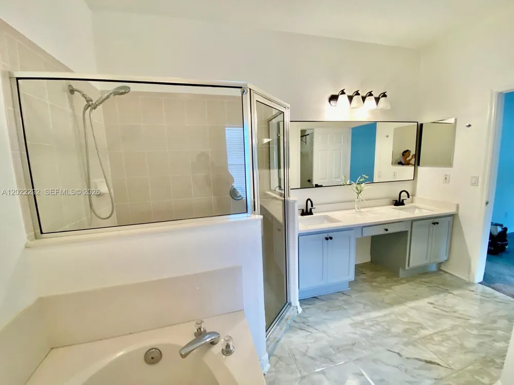 3837 FALLSCREST Clermont, FL 34711