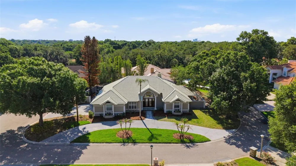 8935 JONATHAN MANOR DRIVE Orlando, FL 32819