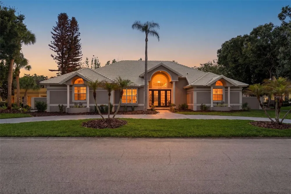 8935 JONATHAN MANOR DRIVE Orlando, FL 32819