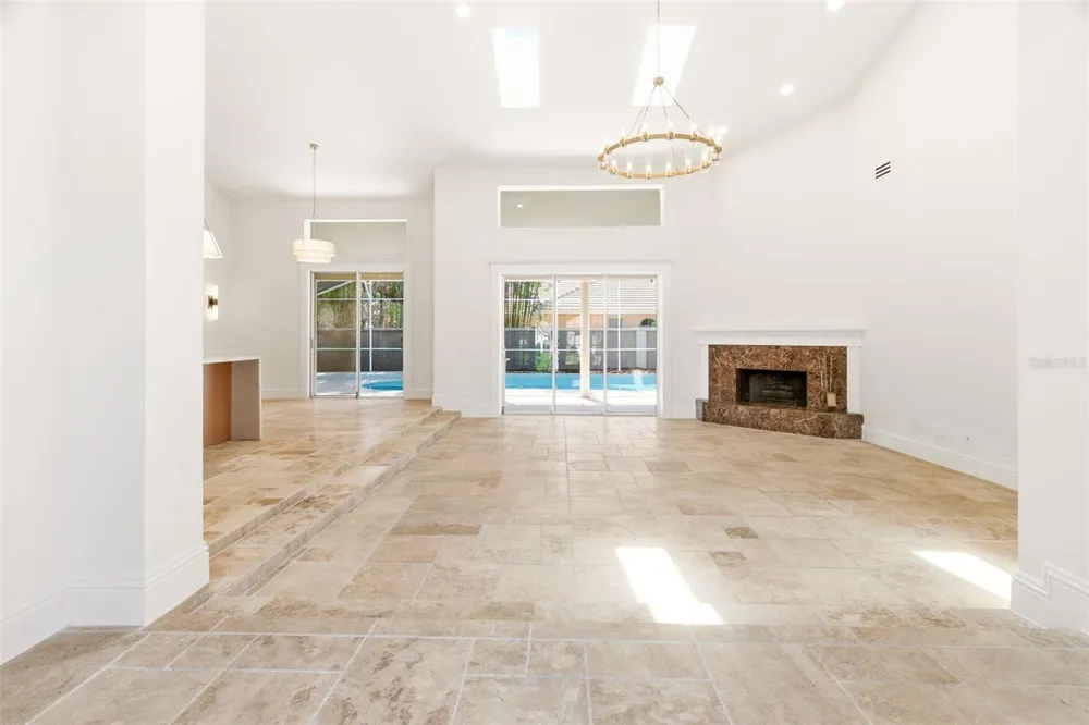 8935 JONATHAN MANOR DRIVE Orlando, FL 32819