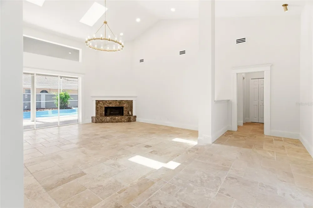 8935 JONATHAN MANOR DRIVE Orlando, FL 32819