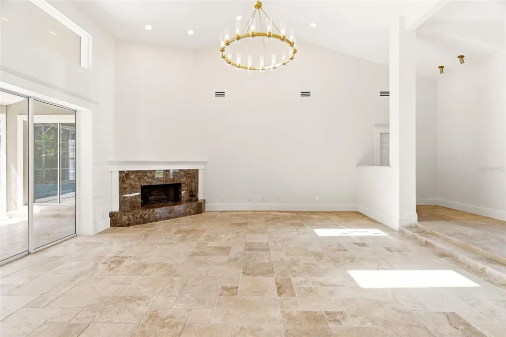 8935 JONATHAN MANOR DRIVE Orlando, FL 32819