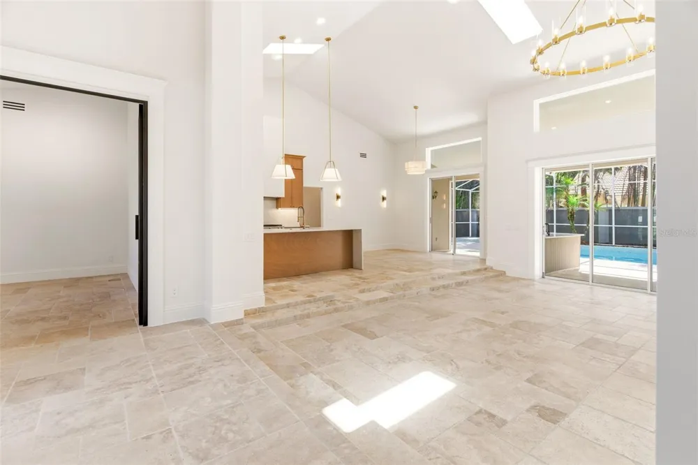 8935 JONATHAN MANOR DRIVE Orlando, FL 32819