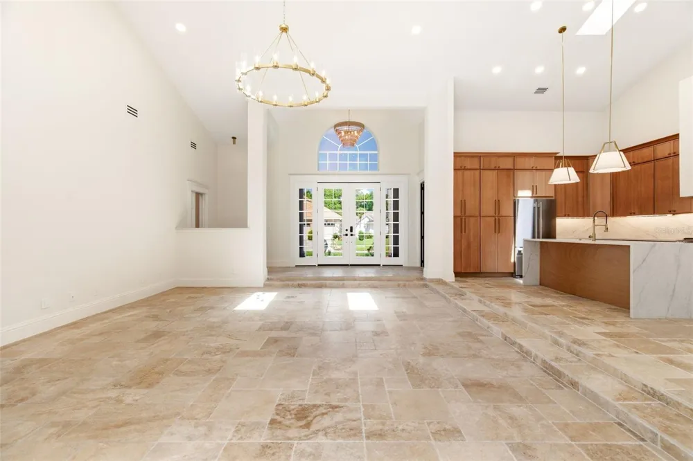8935 JONATHAN MANOR DRIVE Orlando, FL 32819