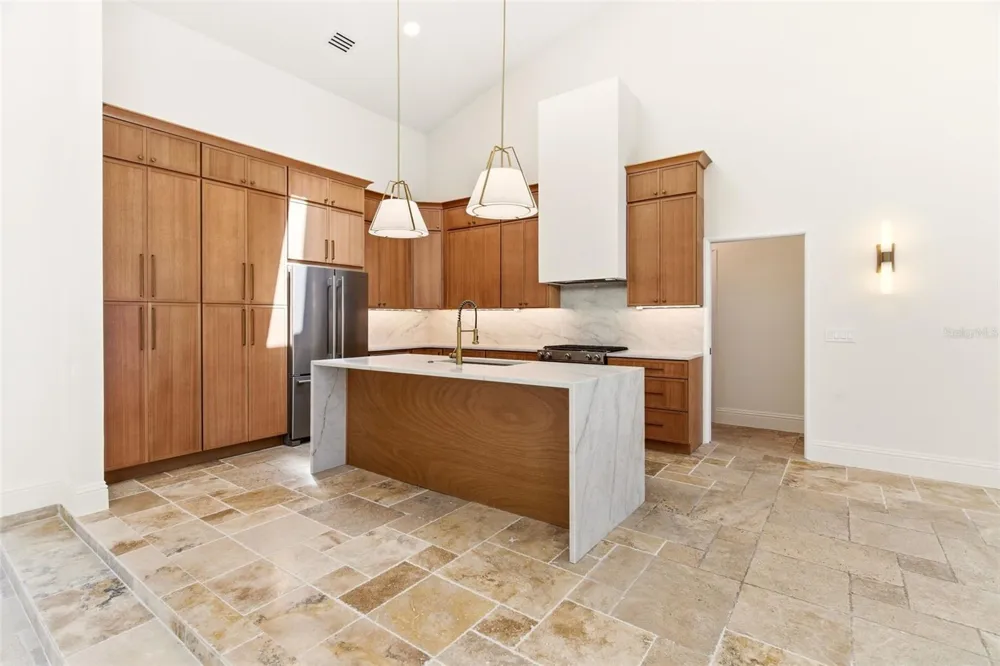 8935 JONATHAN MANOR DRIVE Orlando, FL 32819