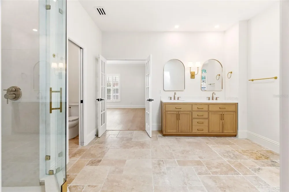 8935 JONATHAN MANOR DRIVE Orlando, FL 32819