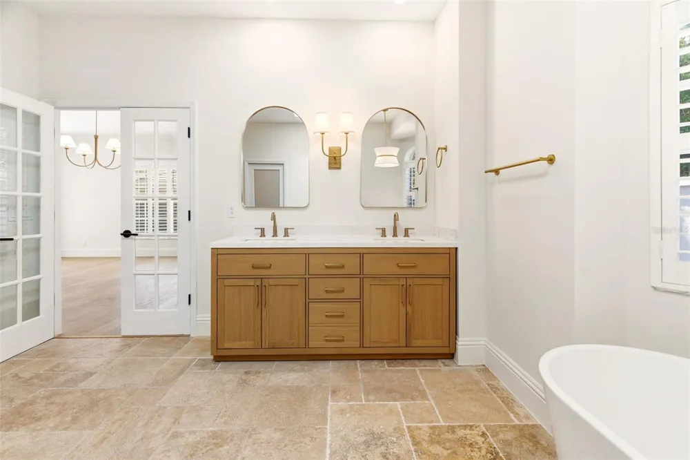 8935 JONATHAN MANOR DRIVE Orlando, FL 32819