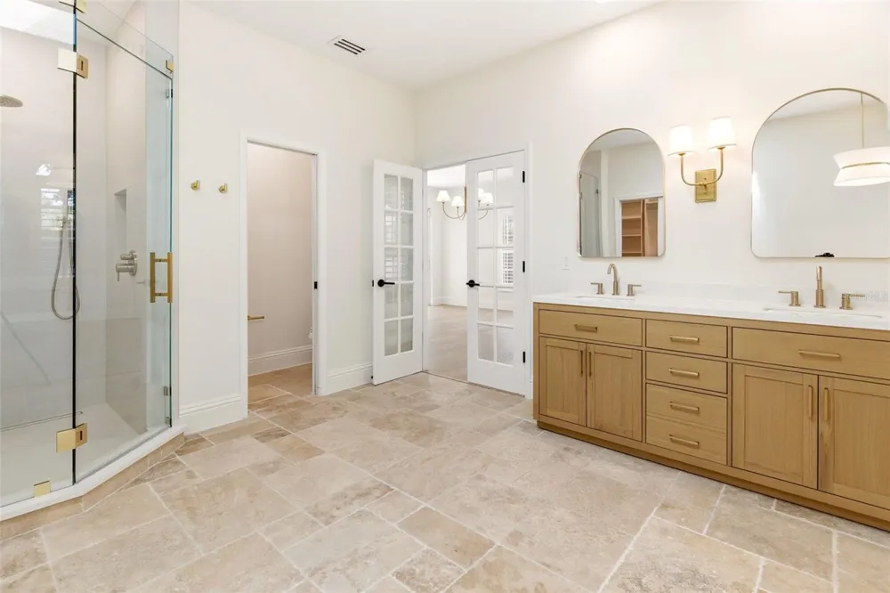 8935 JONATHAN MANOR DRIVE Orlando, FL 32819