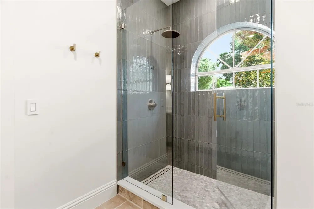 8935 JONATHAN MANOR DRIVE Orlando, FL 32819