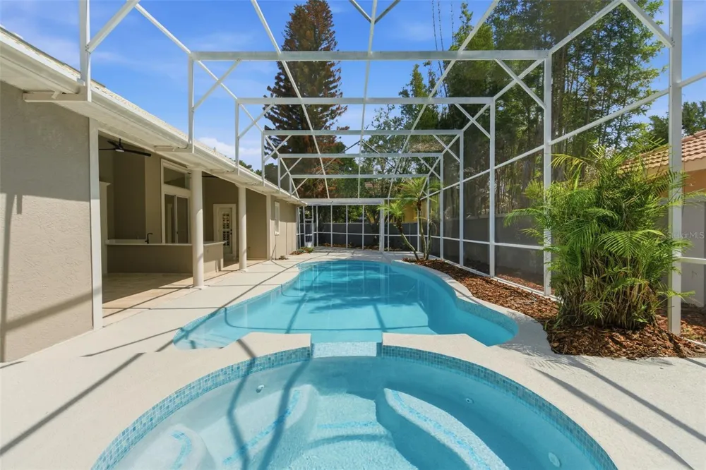 8935 JONATHAN MANOR DRIVE Orlando, FL 32819