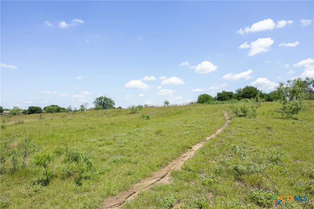 4 HWY 36 Rogers, TX 76569
