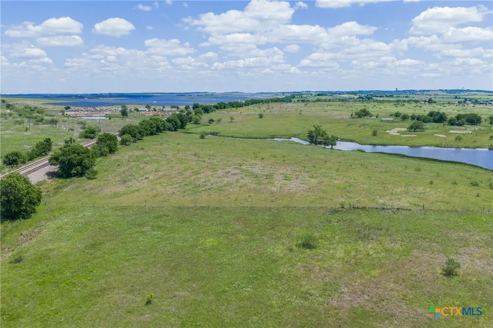 4 HWY 36 Rogers, TX 76569